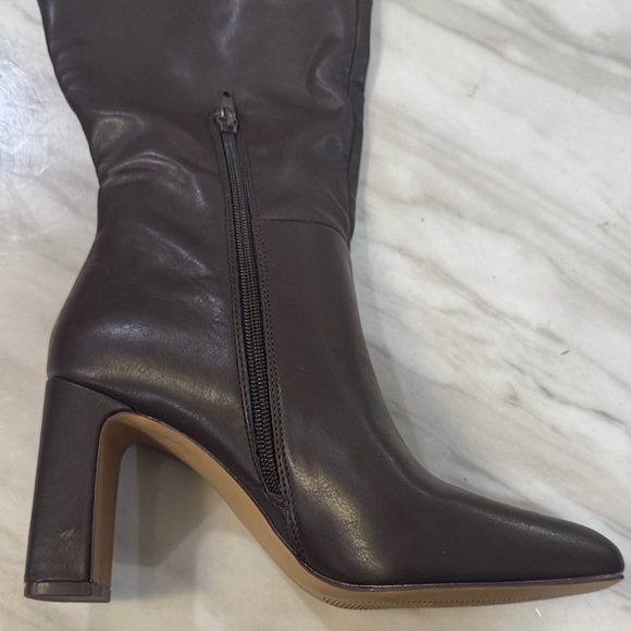 Elegant Brown Leather Knee-High Boots - Picture 7 of 12